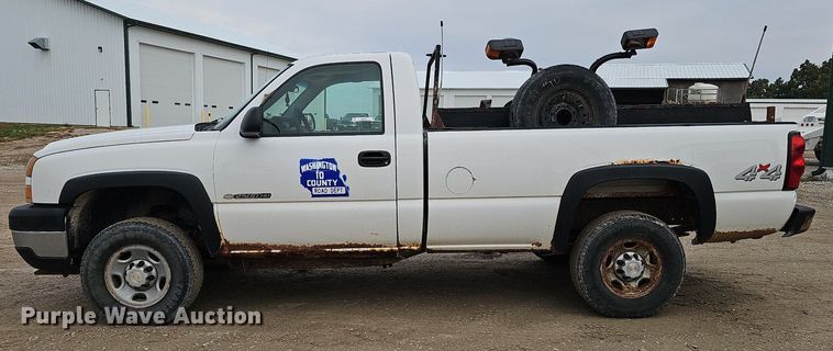 image for item MH9445 2006 Chevrolet Silverado 2500HD  pickup truck