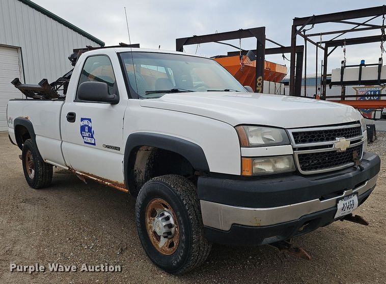 image for item MH9445 2006 Chevrolet Silverado 2500HD  pickup truck
