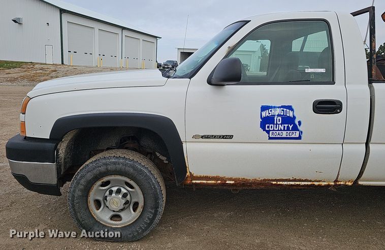 image for item MH9445 2006 Chevrolet Silverado 2500HD  pickup truck