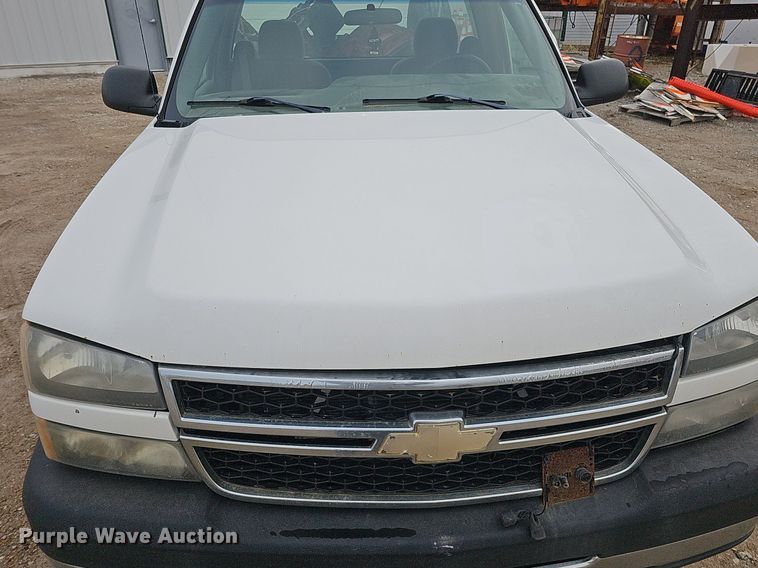 image for item MH9445 2006 Chevrolet Silverado 2500HD  pickup truck
