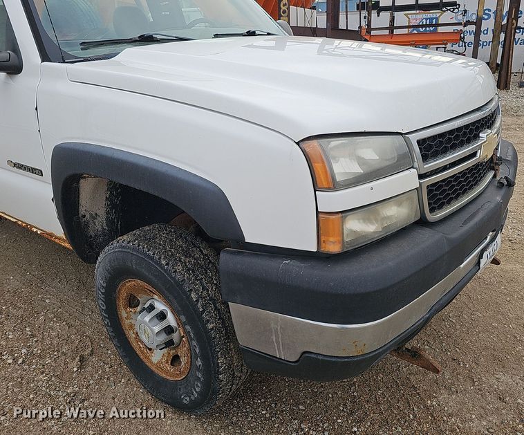 image for item MH9445 2006 Chevrolet Silverado 2500HD  pickup truck