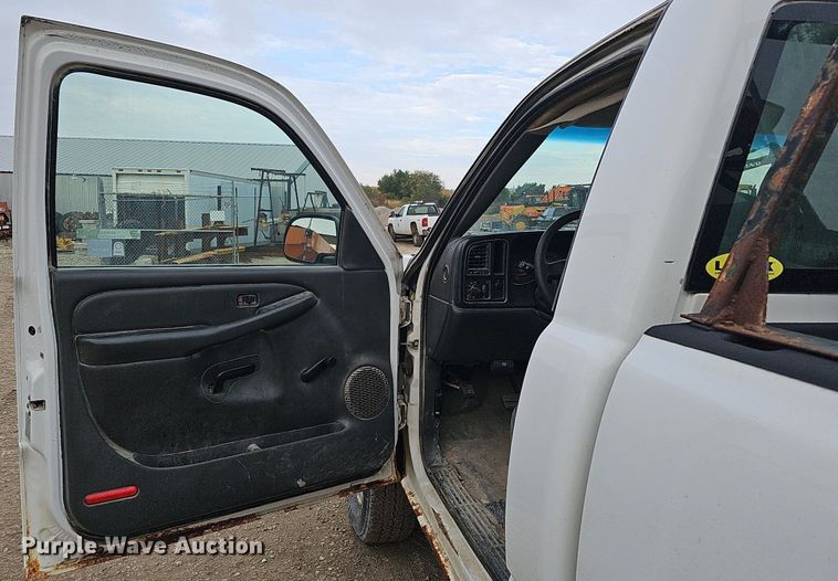 image for item MH9445 2006 Chevrolet Silverado 2500HD  pickup truck