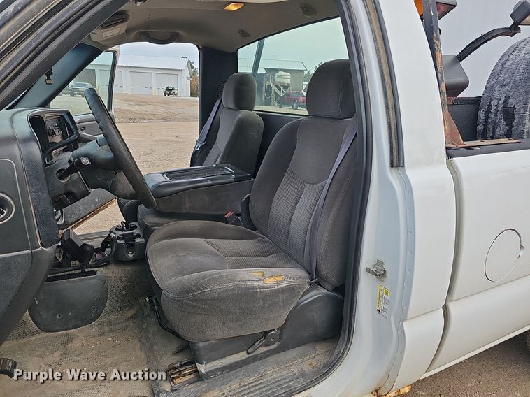 image for item MH9445 2006 Chevrolet Silverado 2500HD  pickup truck