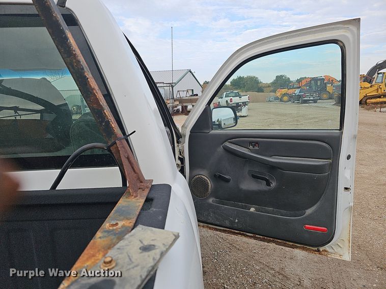 image for item MH9445 2006 Chevrolet Silverado 2500HD  pickup truck