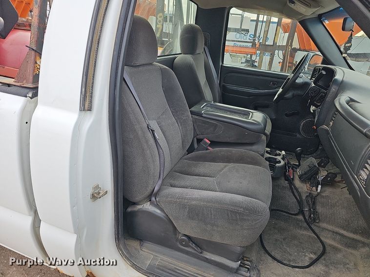 image for item MH9445 2006 Chevrolet Silverado 2500HD  pickup truck