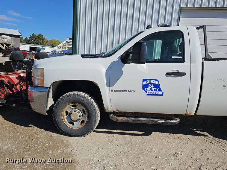 image for item MH9446 2009 Chevrolet Silverado 2500HD  pickup truck