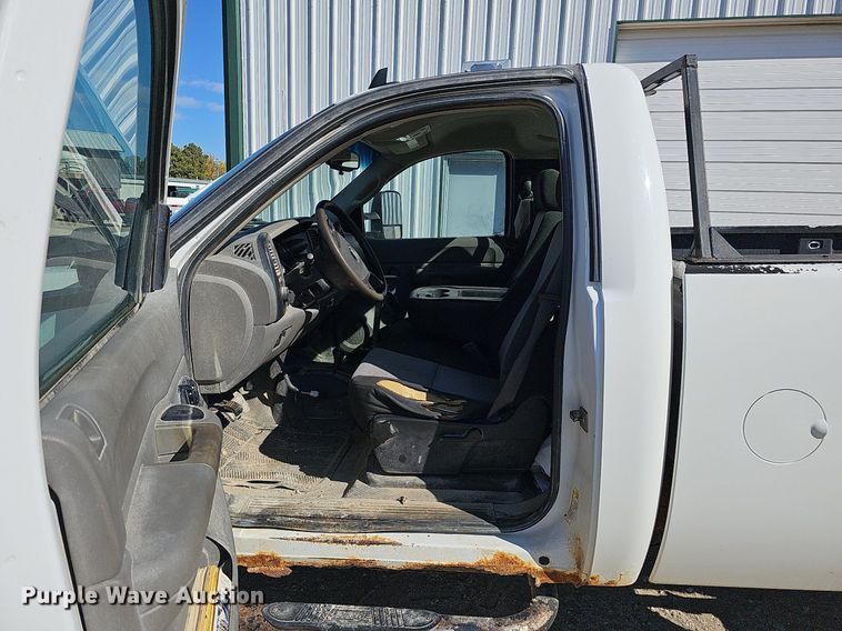 image for item MH9446 2009 Chevrolet Silverado 2500HD  pickup truck