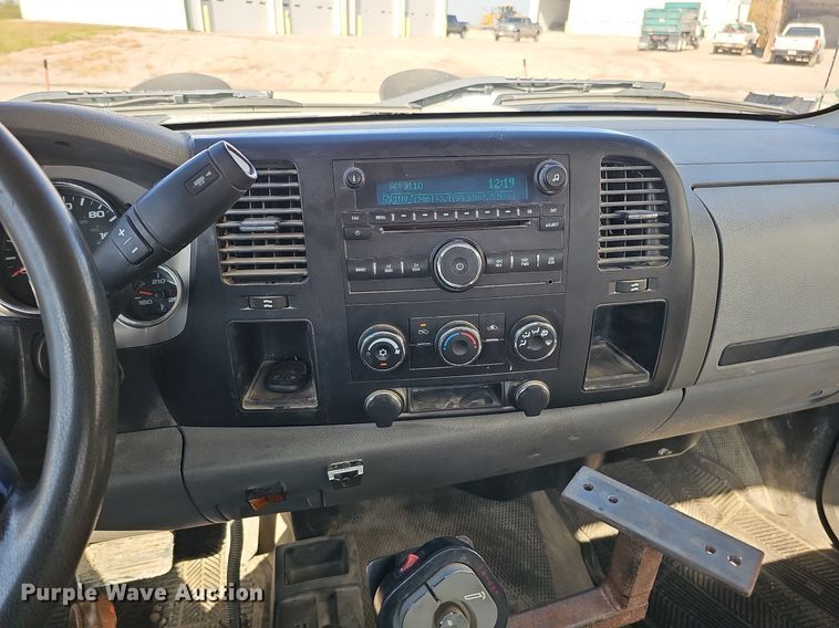 image for item MH9446 2009 Chevrolet Silverado 2500HD  pickup truck