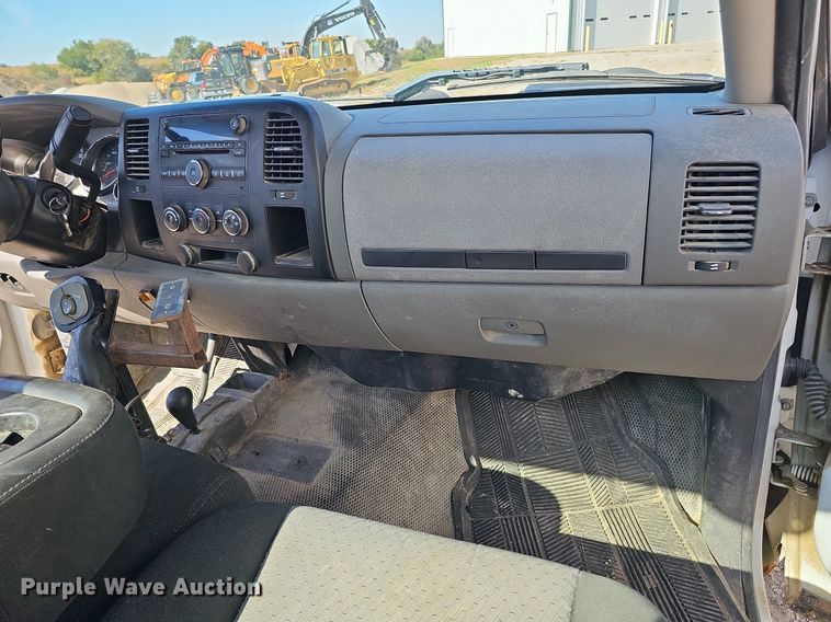 image for item MH9446 2009 Chevrolet Silverado 2500HD  pickup truck