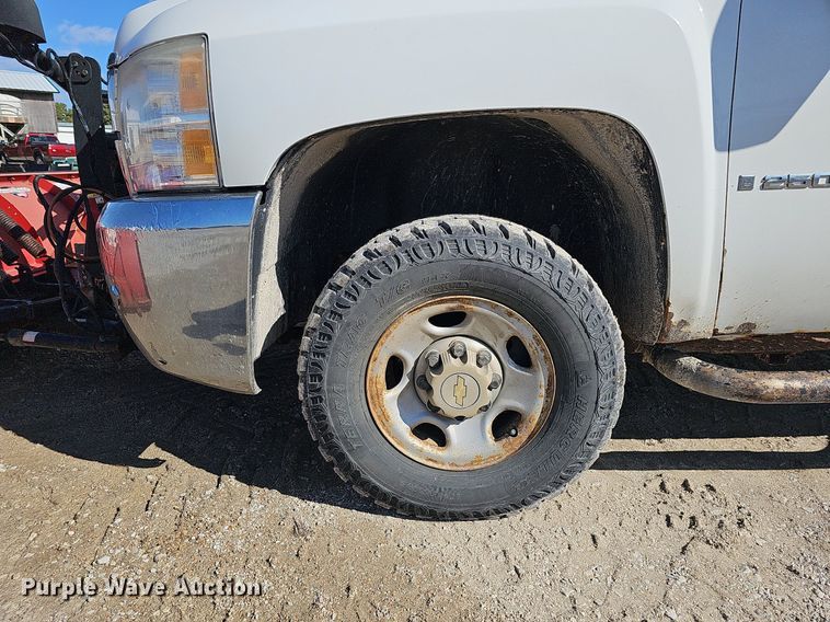 image for item MH9446 2009 Chevrolet Silverado 2500HD  pickup truck