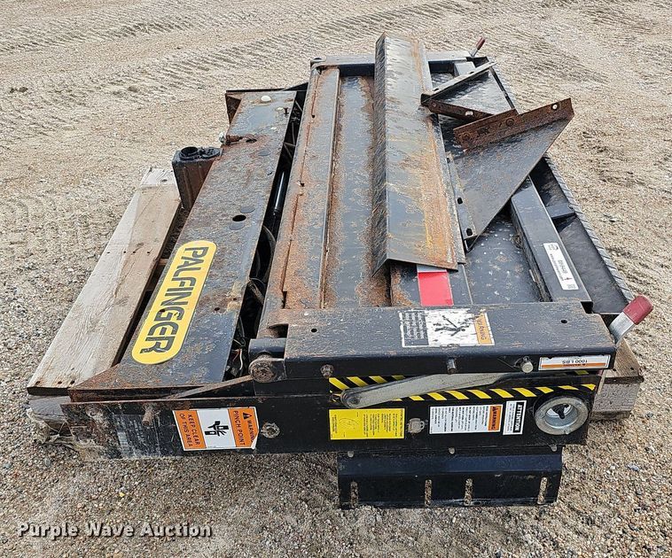 image for item MH9449 Eagle Lift Palfinger E38-60  end gate lift