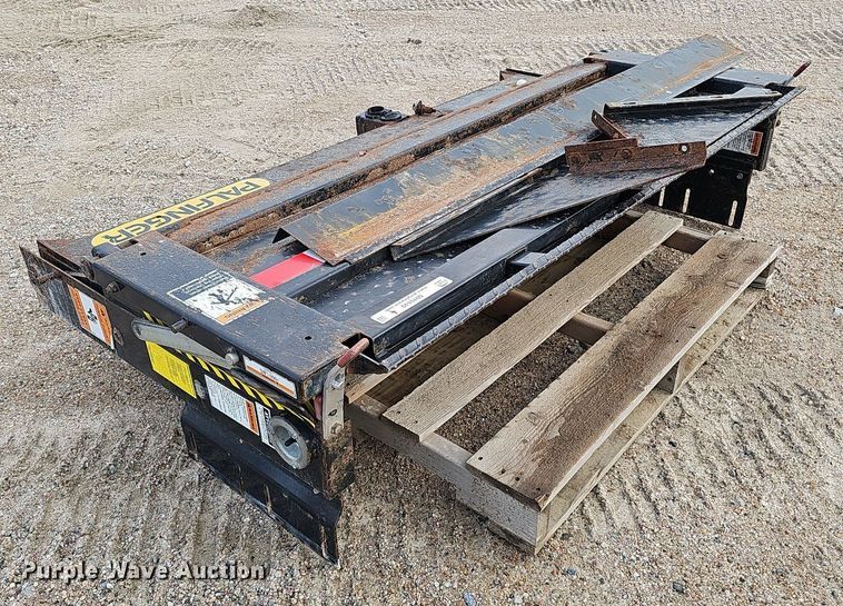 image for item MH9449 Eagle Lift Palfinger E38-60  end gate lift