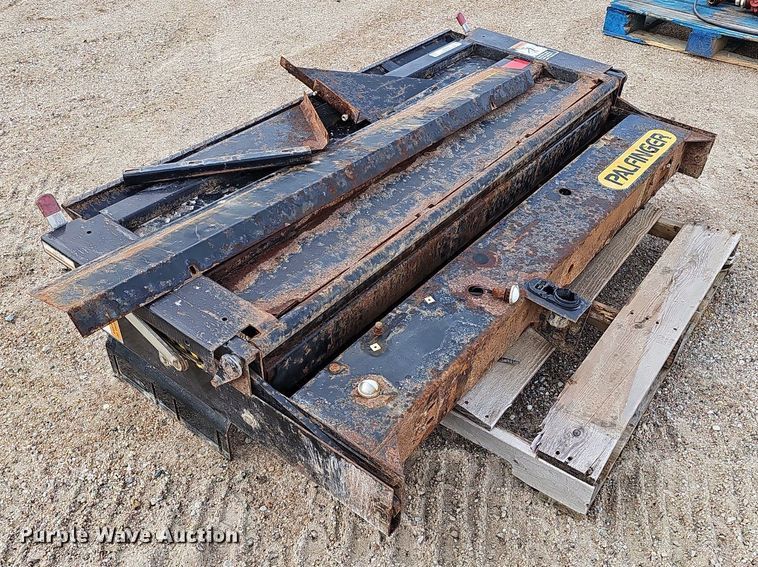 image for item MH9449 Eagle Lift Palfinger E38-60  end gate lift