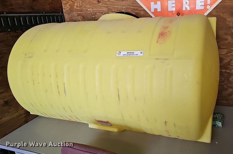 image for item MH9458 Poly tank