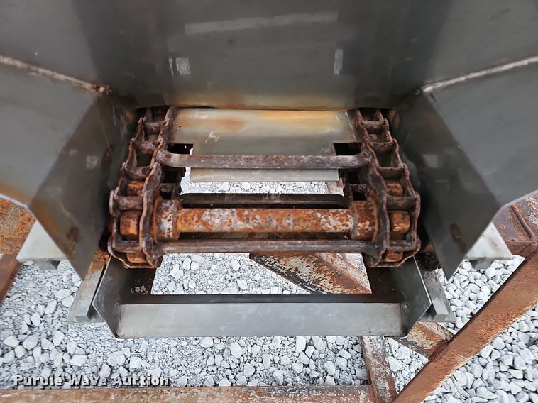 image for item MH9473 Buyers Salt Dogg  spreader