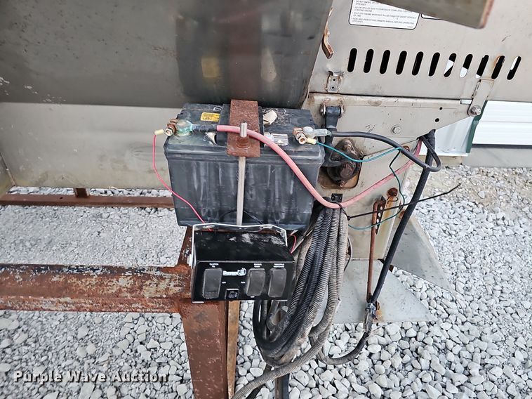 image for item MH9473 Buyers Salt Dogg  spreader