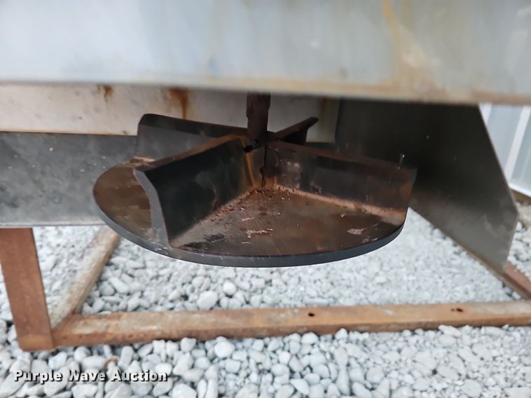 image for item MH9473 Buyers Salt Dogg  spreader