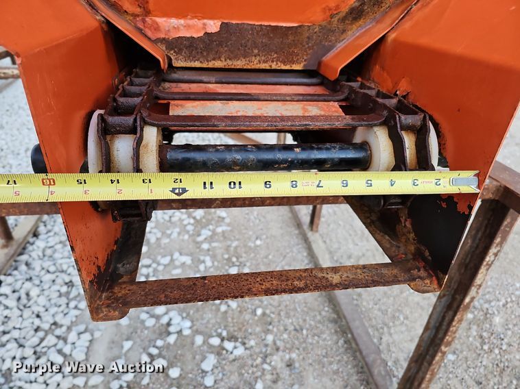 image for item MH9474 Swenson  spreader