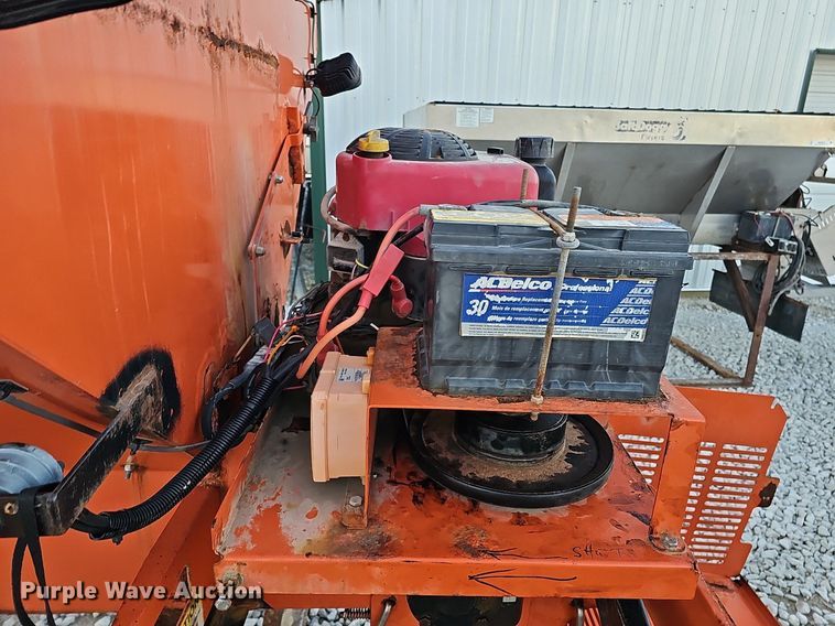 image for item MH9474 Swenson  spreader