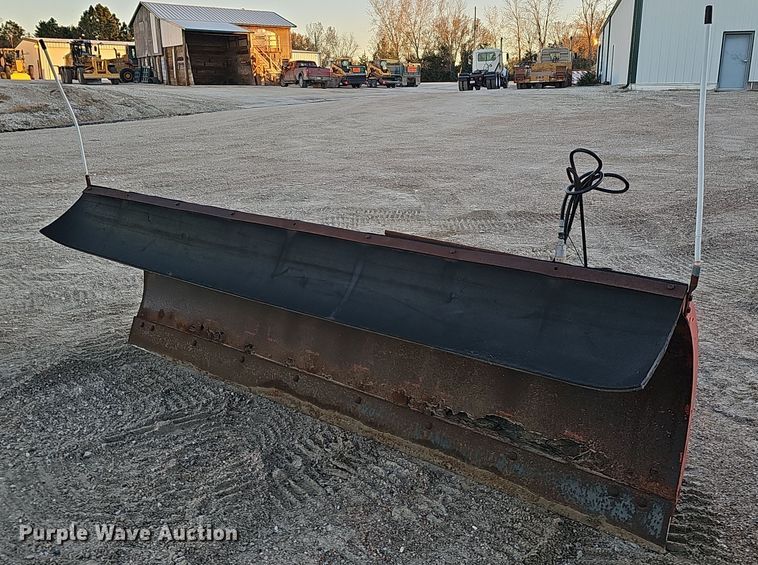 image for item MH9475 Hinke  96" W skid steer snow plow