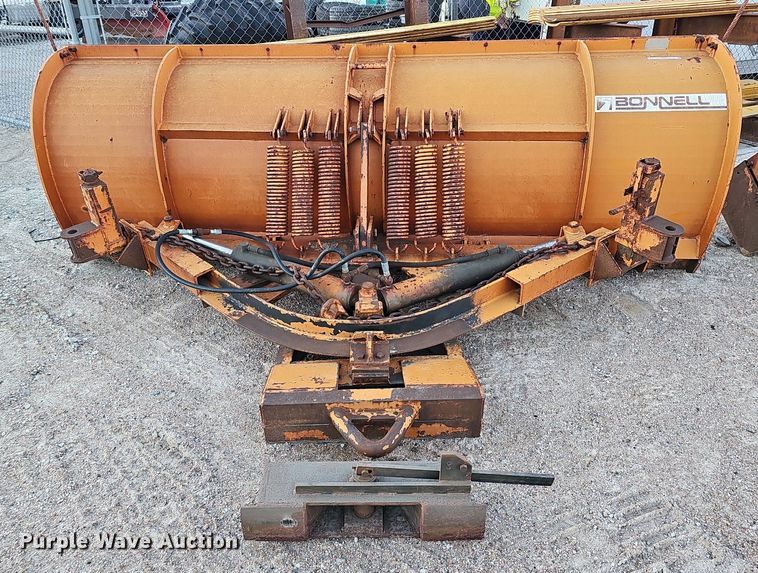 image for item MH9476 Bonnell 435HC-655QA  snow plow
