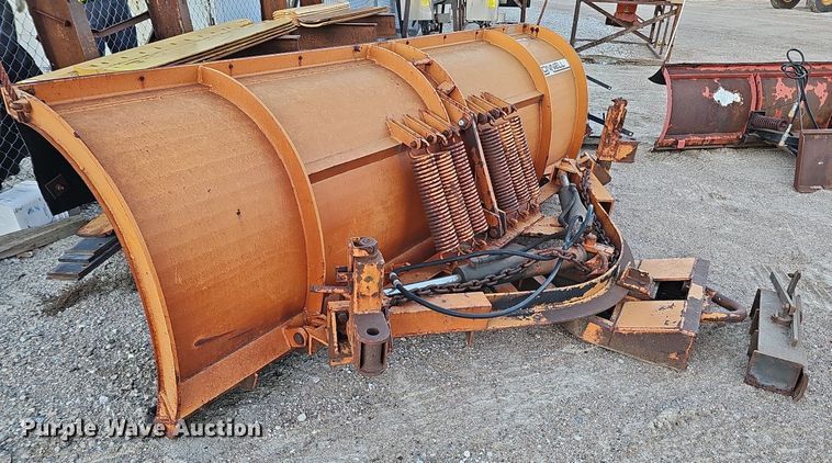 image for item MH9476 Bonnell 435HC-655QA  snow plow