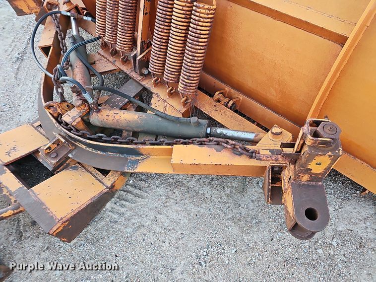 image for item MH9476 Bonnell 435HC-655QA  snow plow