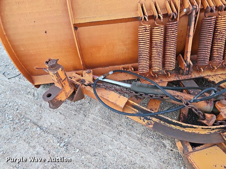 image for item MH9476 Bonnell 435HC-655QA  snow plow