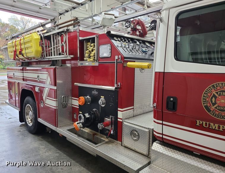 image for item MJ9466 1996 Freightliner FL70  fire truck