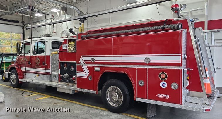 image for item MJ9466 1996 Freightliner FL70  fire truck