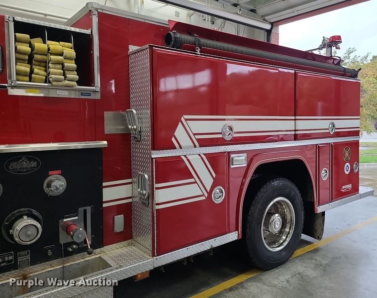 image for item MJ9466 1996 Freightliner FL70  fire truck