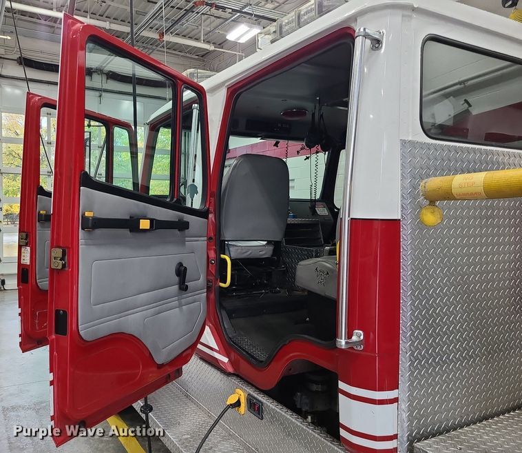 image for item MJ9466 1996 Freightliner FL70  fire truck