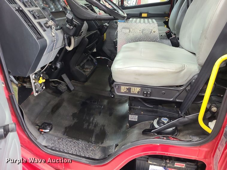 image for item MJ9466 1996 Freightliner FL70  fire truck