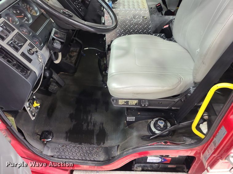 image for item MJ9466 1996 Freightliner FL70  fire truck