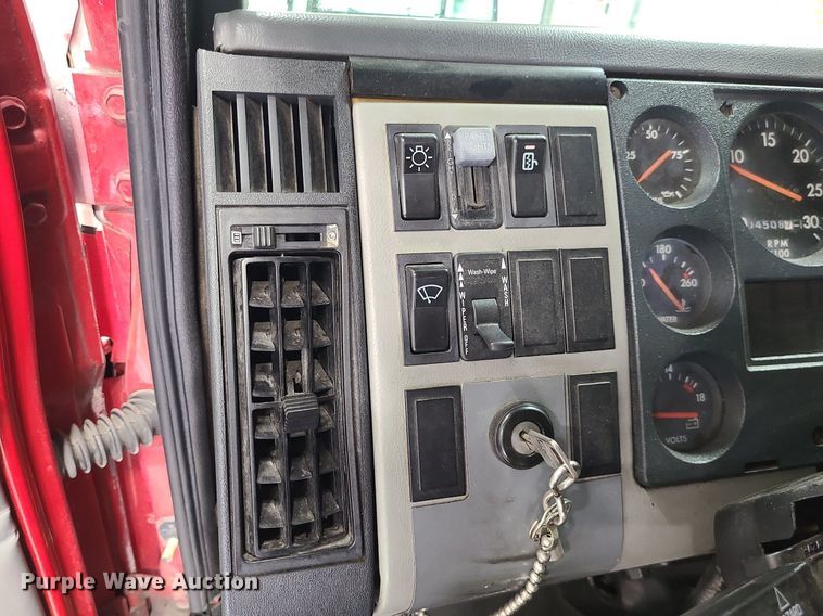 image for item MJ9466 1996 Freightliner FL70  fire truck