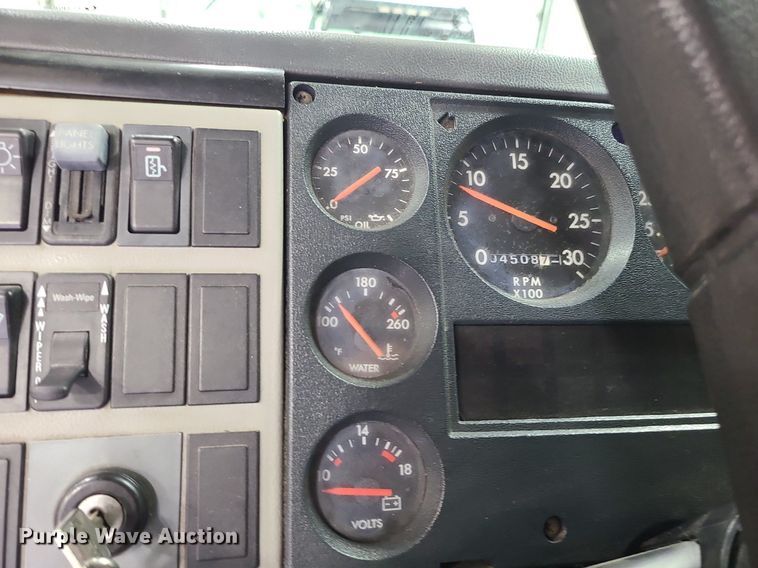 image for item MJ9466 1996 Freightliner FL70  fire truck