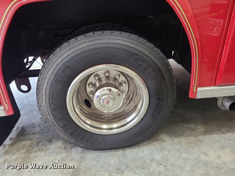 image for item MJ9466 1996 Freightliner FL70  fire truck