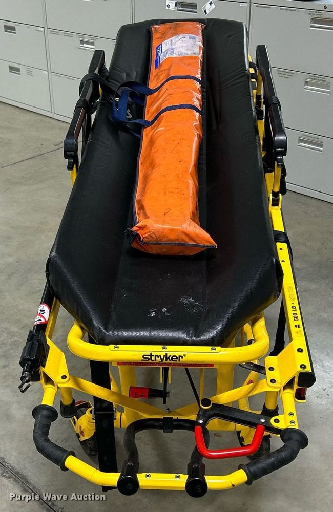 image for item MO9068 Stryker 6092 EZ-Pro R3  Stretcher