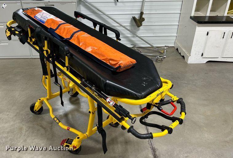 image for item MO9068 Stryker 6092 EZ-Pro R3  Stretcher