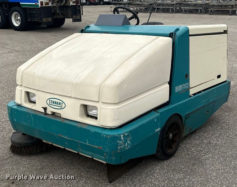 image for item MQ9502 Tennant 6500  sweeper