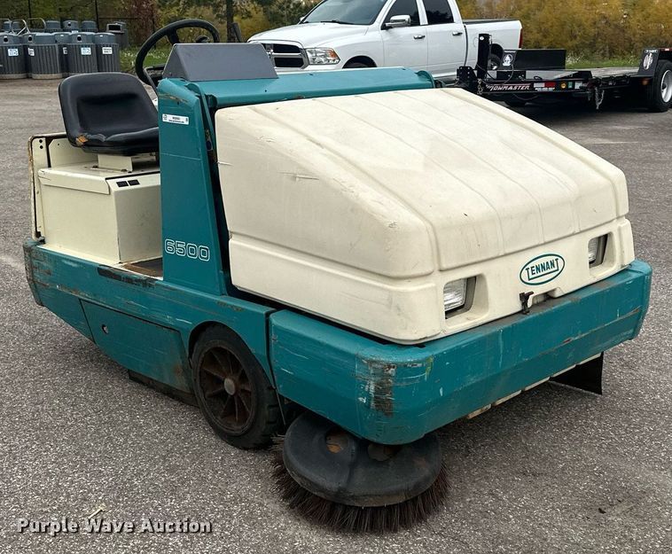 image for item MQ9502 Tennant 6500  sweeper