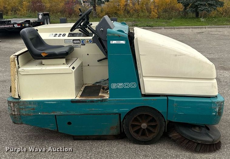 image for item MQ9502 Tennant 6500  sweeper