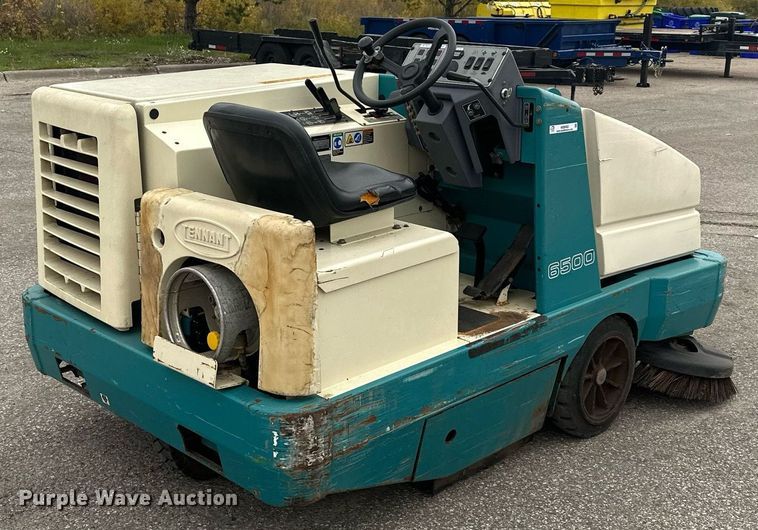 image for item MQ9502 Tennant 6500  sweeper