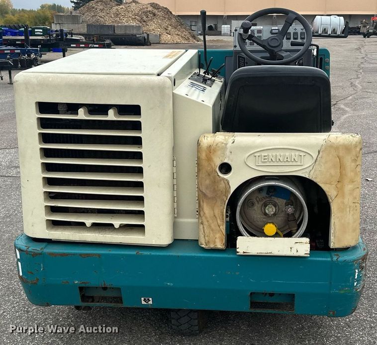 image for item MQ9502 Tennant 6500  sweeper