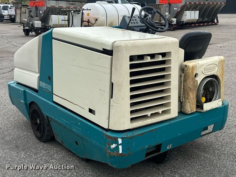 image for item MQ9502 Tennant 6500  sweeper