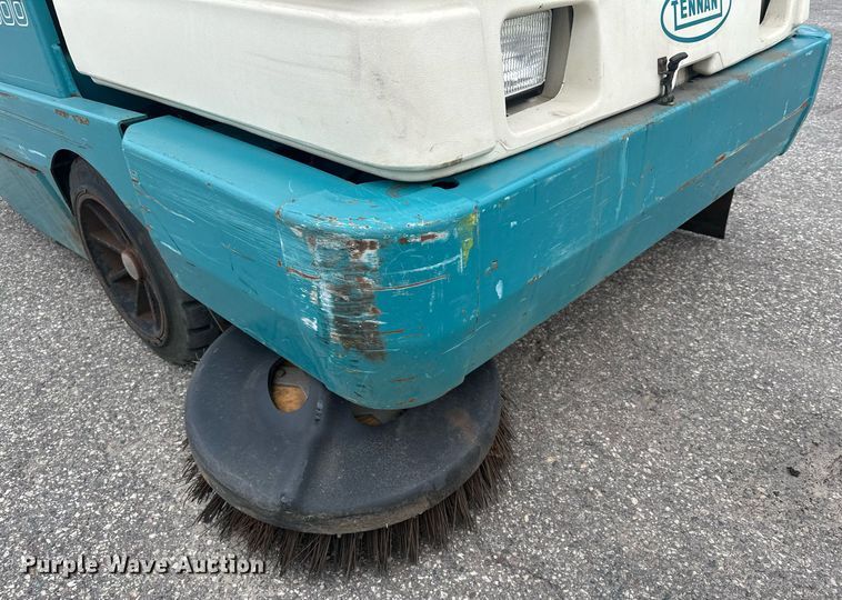 image for item MQ9502 Tennant 6500  sweeper