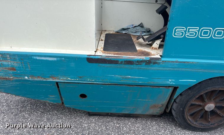 image for item MQ9502 Tennant 6500  sweeper