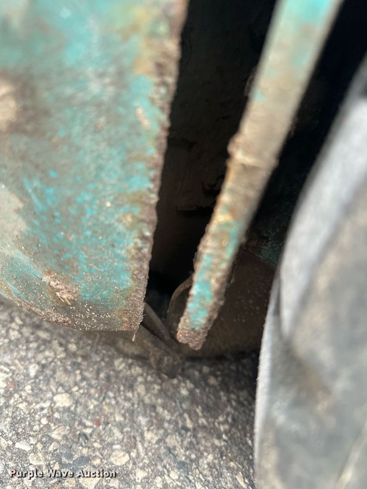 image for item MQ9502 Tennant 6500  sweeper