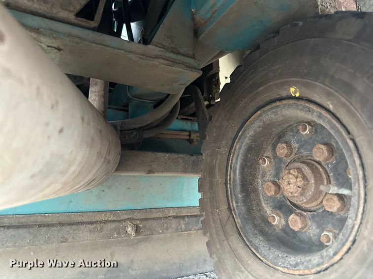 image for item MQ9502 Tennant 6500  sweeper