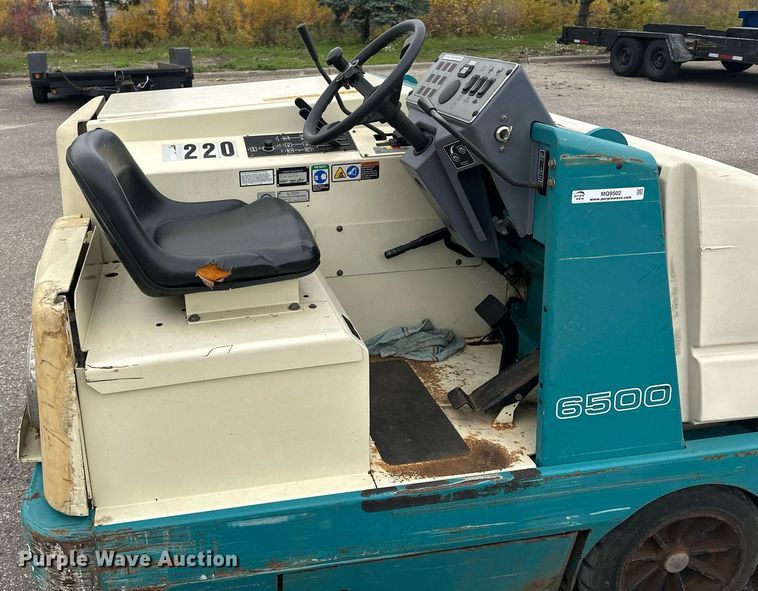 image for item MQ9502 Tennant 6500  sweeper